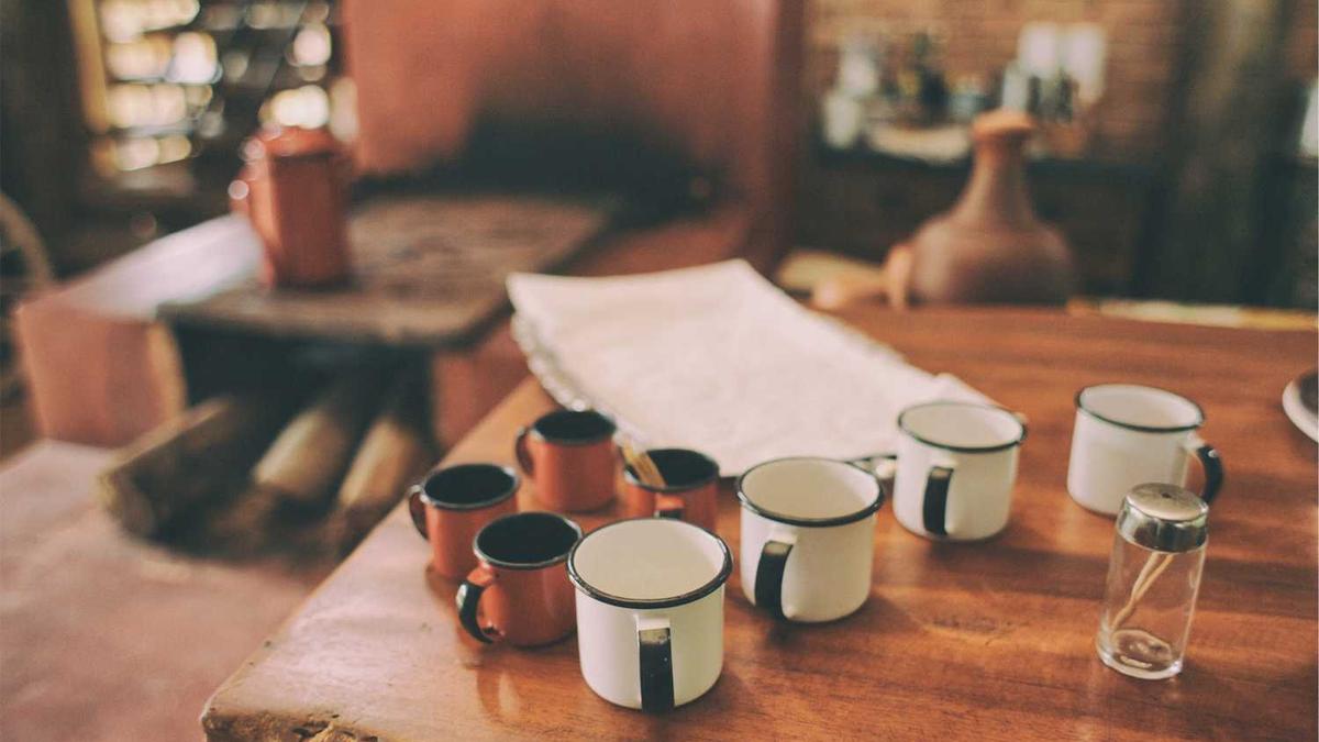 为何有女人愿意和你有身体接触,却不主动找你进行言语交流呢